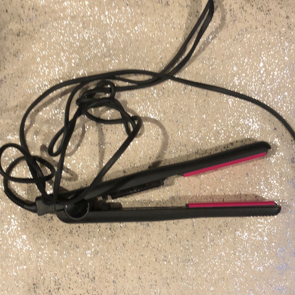 Never Used Hot Tools Straightener